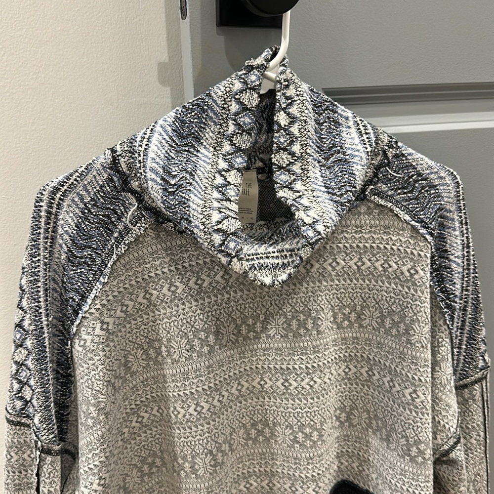 Free People Patterned Gray Sweater - image 4